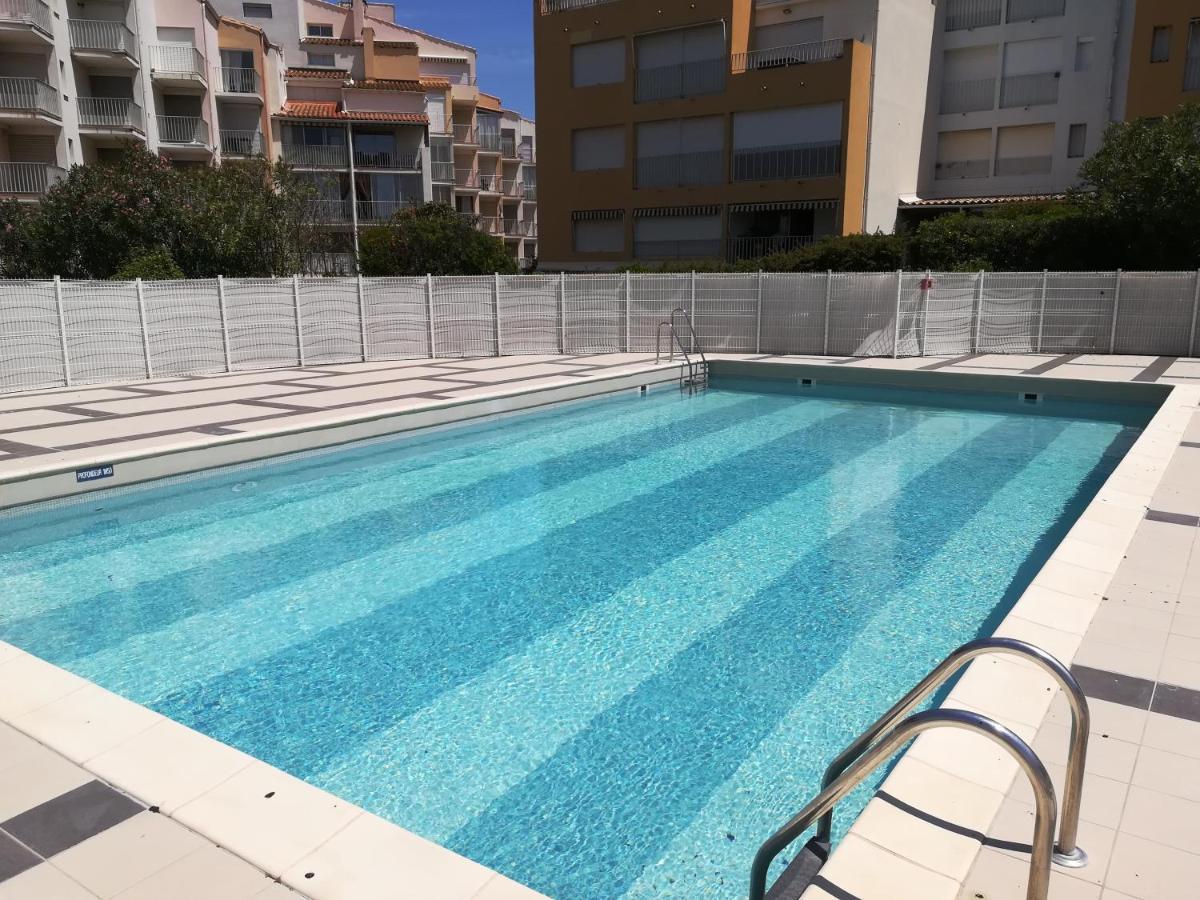Studio Cabine Vue Port Avec Parking Prive, Piscine, Parc, Boulodrome Agde Exterior foto