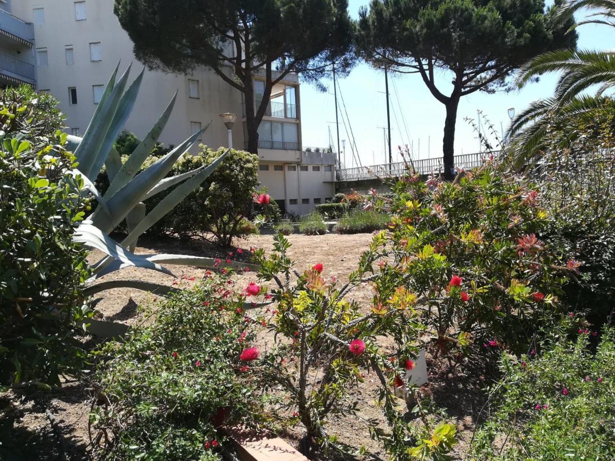 Studio Cabine Vue Port Avec Parking Prive, Piscine, Parc, Boulodrome Agde Exterior foto